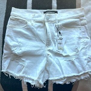 Express white Jean shorts/ new with tags size 6